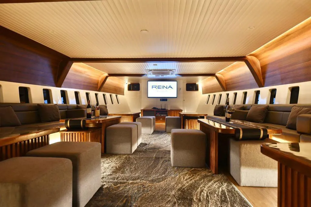 Yacht interior detail 1